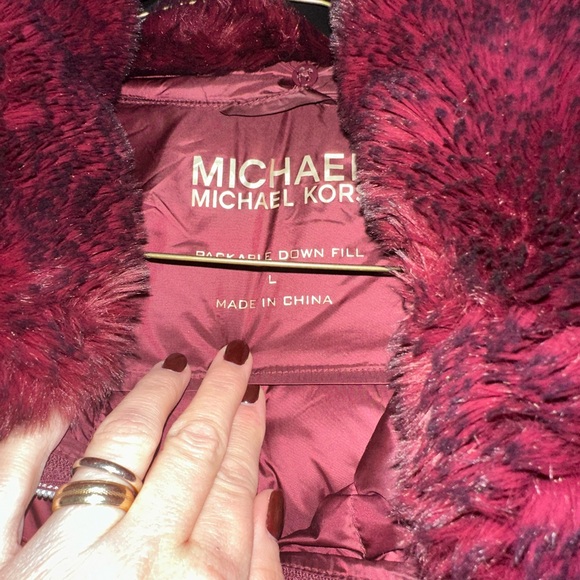 🎄🎄Michael Kors Maroon Puffer coat with detachable faux fur collar. 🎄🎄 - Picture 5 of 7